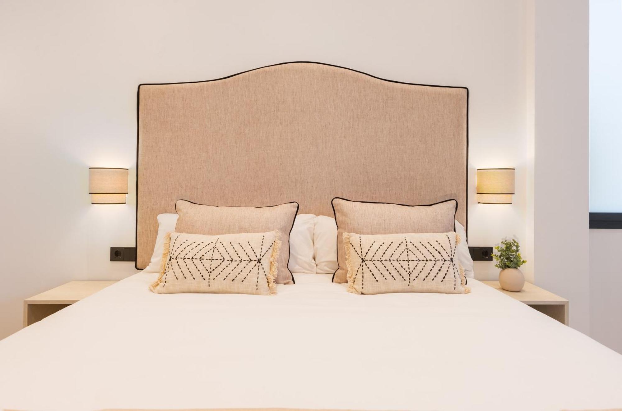 New Design Apartment - Private Patio - Gallos 2 セビリア エクステリア 写真