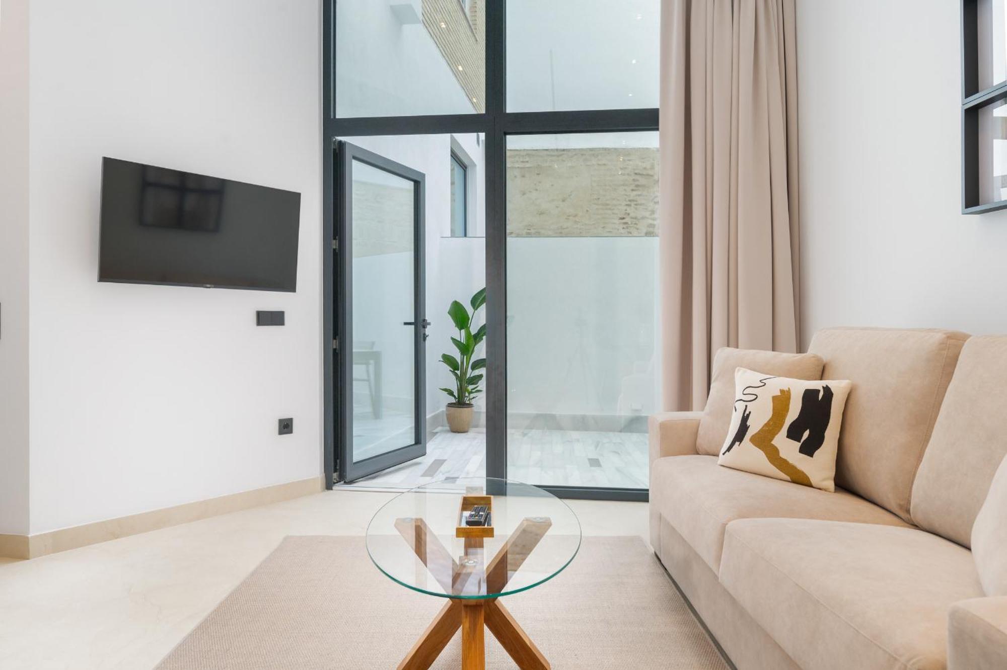 New Design Apartment - Private Patio - Gallos 2 セビリア エクステリア 写真
