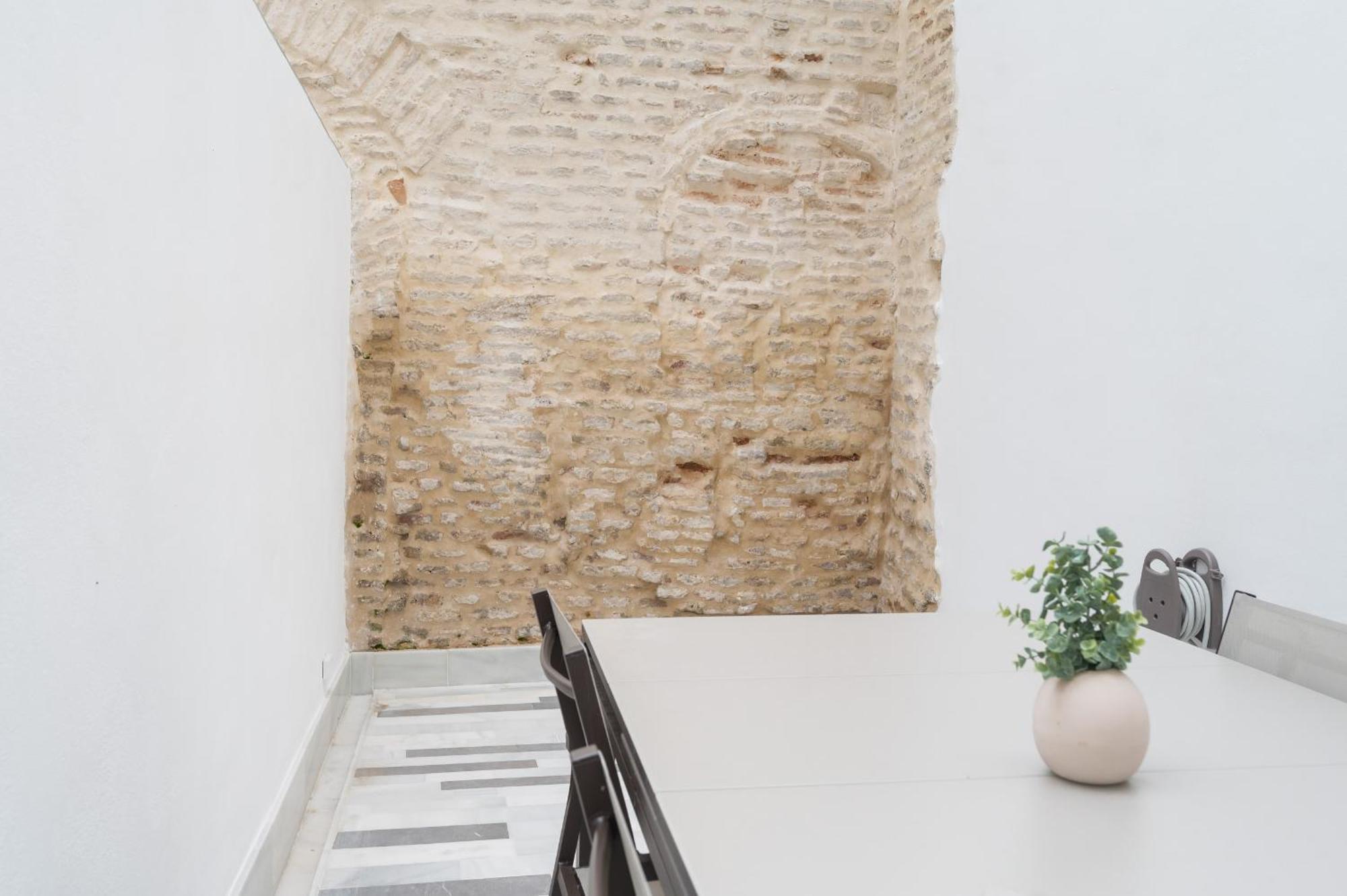 New Design Apartment - Private Patio - Gallos 2 セビリア エクステリア 写真
