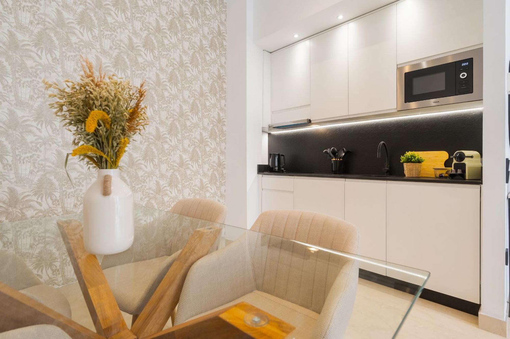 New Design Apartment - Private Patio - Gallos 2 セビリア エクステリア 写真